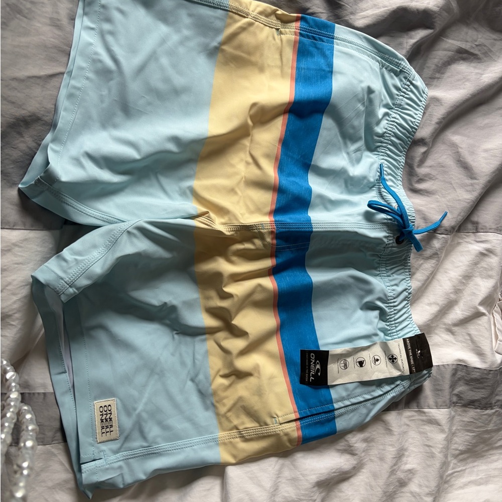 Men's Colorblock Peach & Blue Swim Trunks - Picture 4 of 8